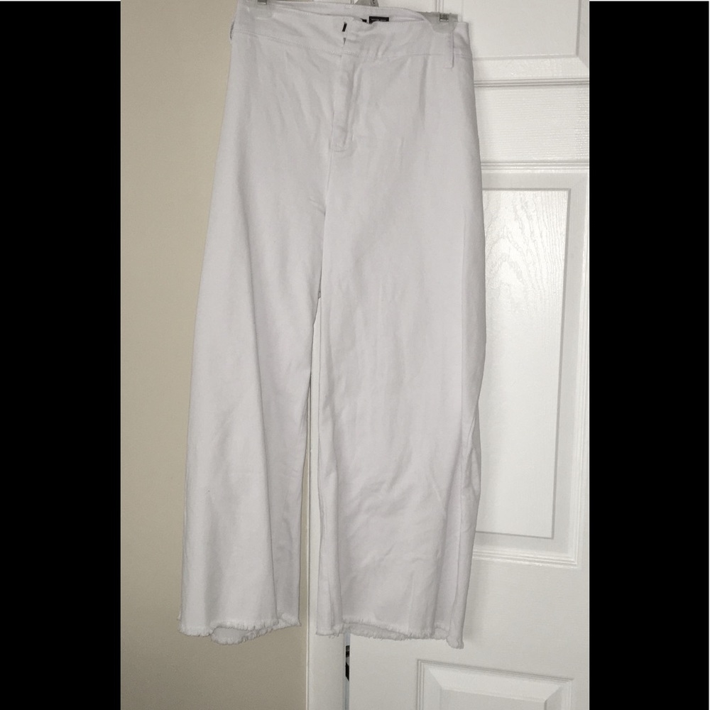 Eloquii Plus Size White denim Capri size 22
